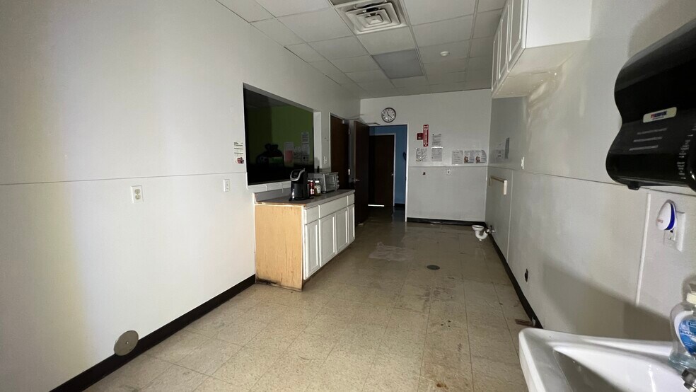 More Photos Of 7138-7142 Cole Creek Dr, Houston Unknown For Lease