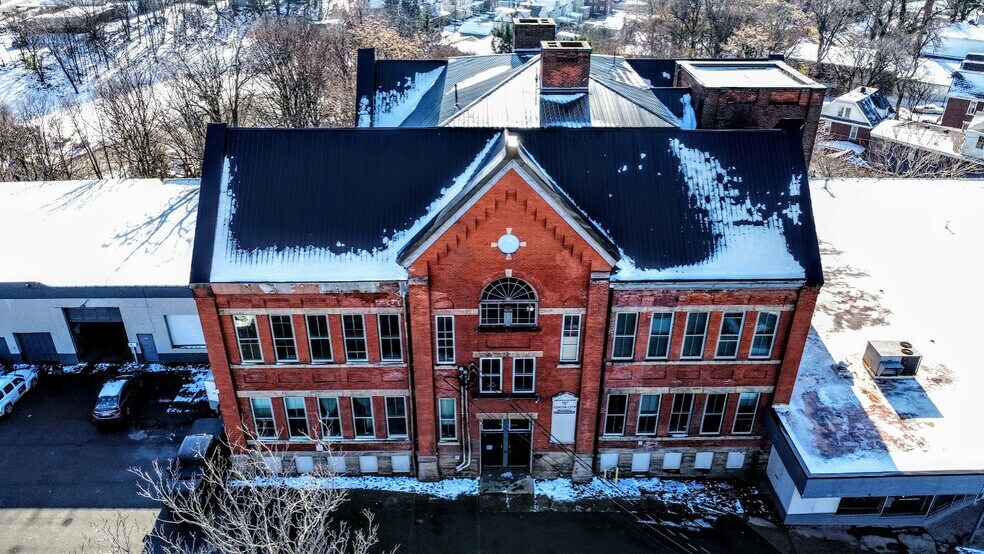 More Photos Of 2617 Peach St, Erie Office For Lease