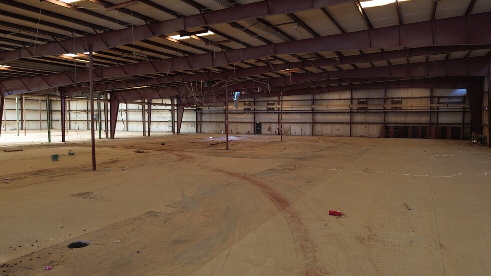 More Photos Of 318 Gordon St, Fairmount Industrial For Sale