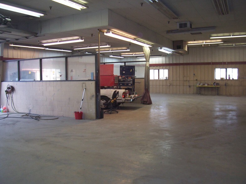 More Photos Of 4560 S Federal Blvd, Englewood Auto Repair For Sale
