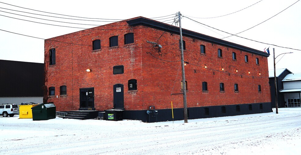 More Photos Of 4919 47 St, Camrose Flex For Sale