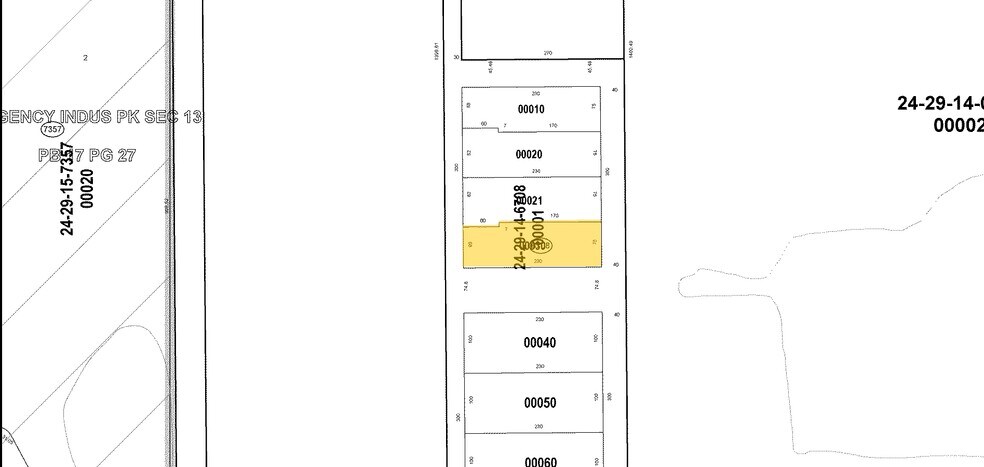 More Photos Of 11475-11487 Rocket Blvd, Orlando Warehouse For Lease