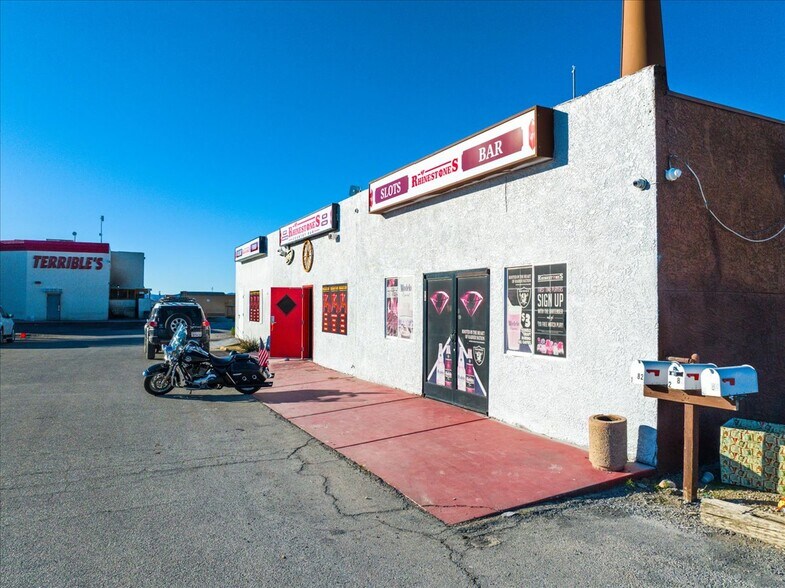 More Photos Of 1700 S Pahrump Valley Blvd, Pahrump Storefront For Sale