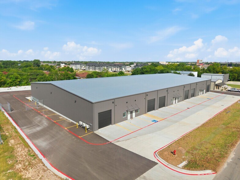 Primary Photo Of 109 - 117 Ava dr, Hewitt Warehouse For Lease