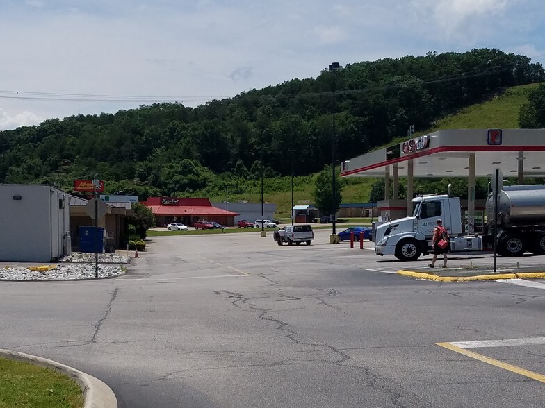 More Photos Of 10161 Dayton Pike, Soddy Daisy Supermarket For Lease