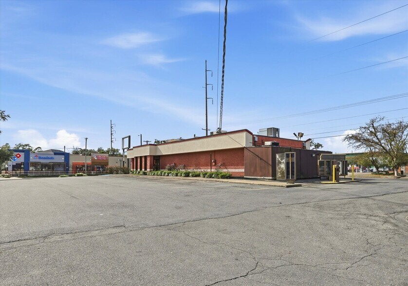 More Photos Of 1950 W Pensacola St, Tallahassee Fast Food For Lease