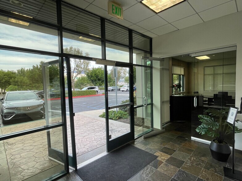 More Photos Of 27 Orchard Rd, Lake Forest Office For Sale