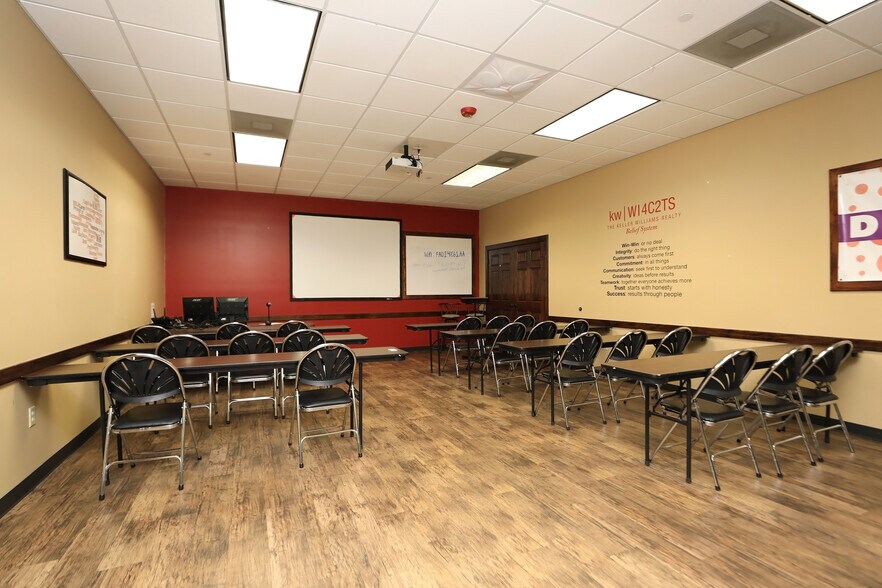 More Photos Of 2200 N FM 3083 Rd W, Conroe Office For Lease