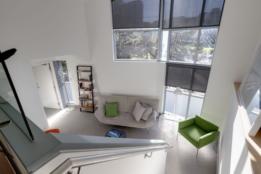 More Photos Of 115 Walnut Ave, Toronto Office For Sale