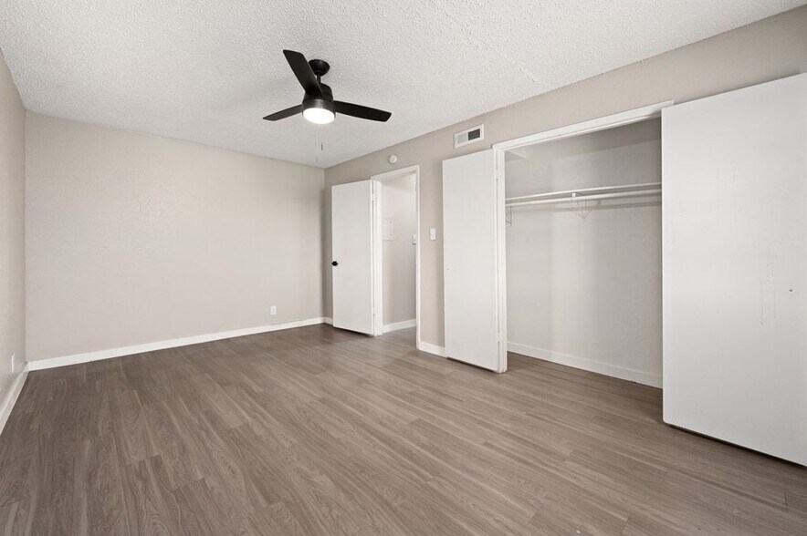 More Photos Of 5606 N Lamar Blvd, Austin Apartments For Sale