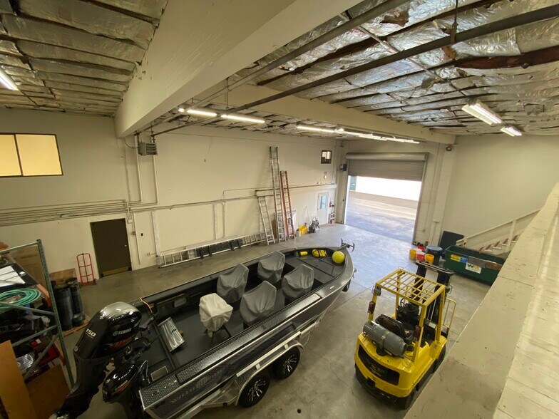 More Photos Of 2312-2330 SE Clatsop St, Portland Warehouse For Lease