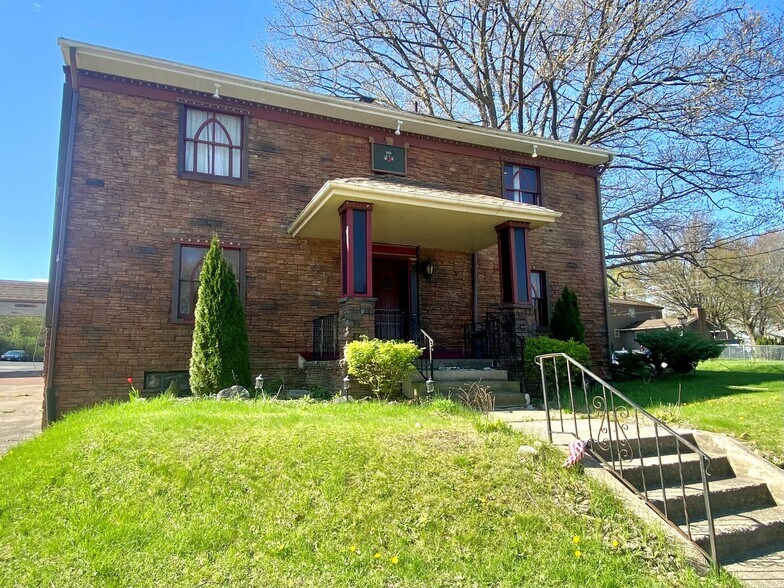 More Photos Of 2926 Pine Ave, Erie Office For Sale