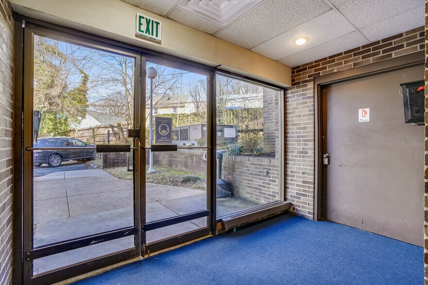 More Photos Of 6314 Windsor Mill Rd, Woodlawn Office For Sale