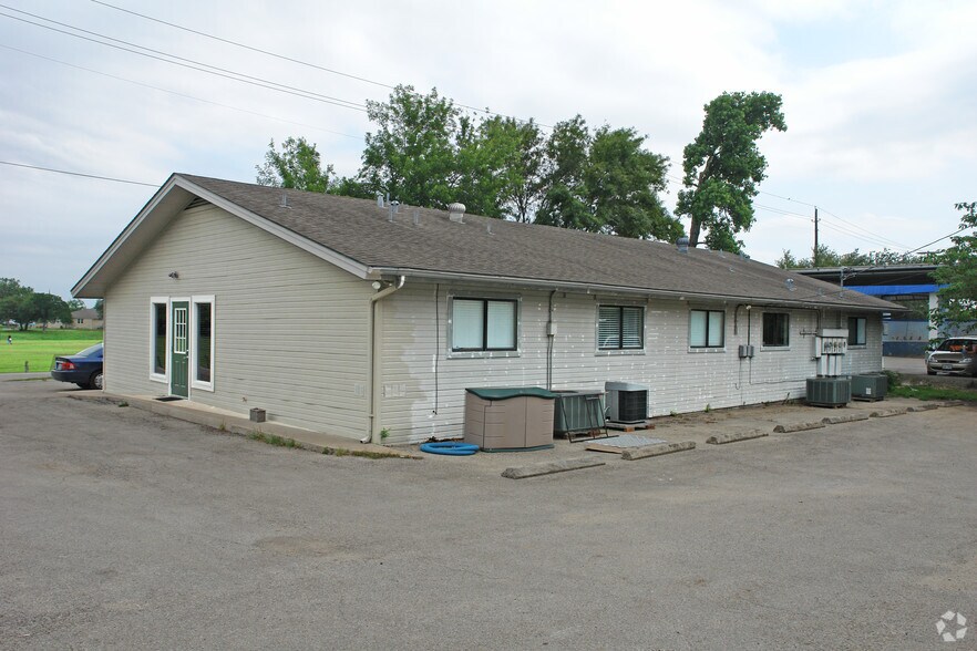 More Photos Of 102 Old Bowman Rd, Round Rock Office For Lease