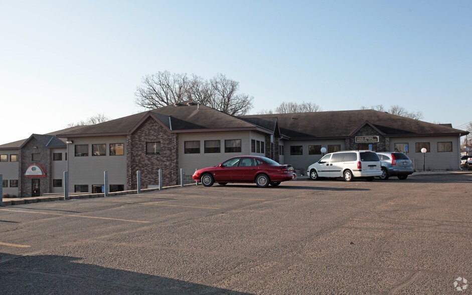 More Photos Of 402 Red River Ave N, Cold Spring Office For Lease