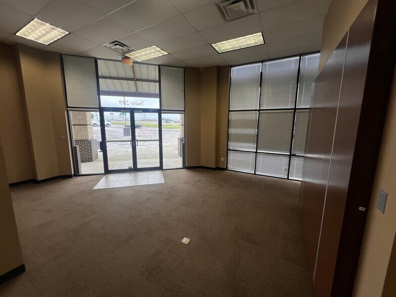 More Photos Of 3310 E Central Texas Expy, Killeen Office For Lease