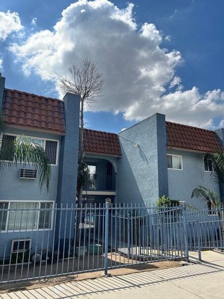 More Photos Of 1525 E Lynwood Dr, San Bernardino Apartments For Sale