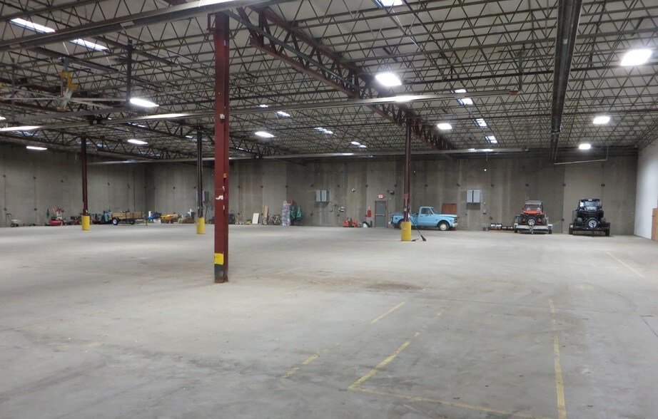 More Photos Of 6450 E Yellowstone Hwy, Evansville Warehouse For Lease