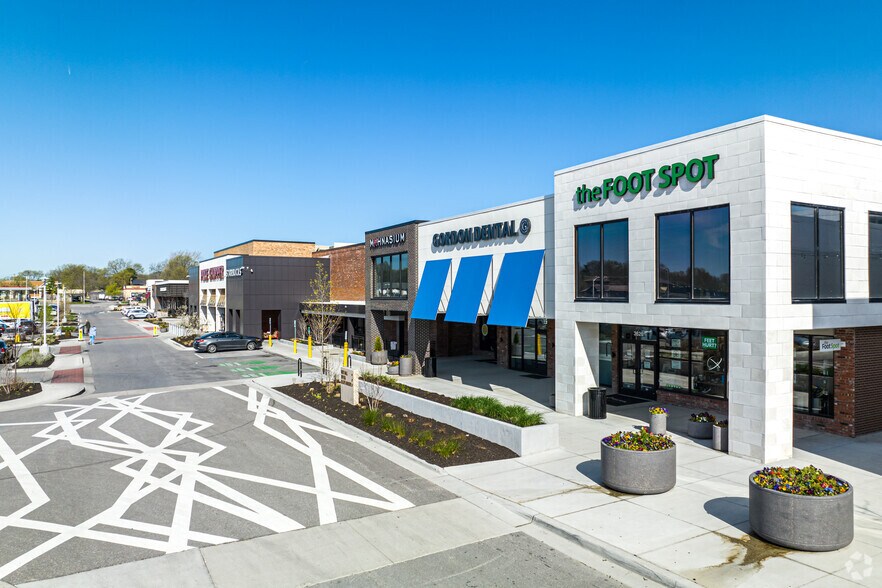 More Photos Of 3600-3840 W 95th St, Leawood Unknown For Lease