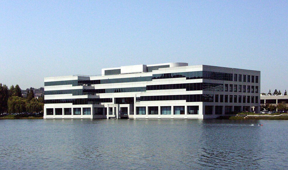 More Photos Of 3 Lagoon Dr, Redwood City Office For Lease