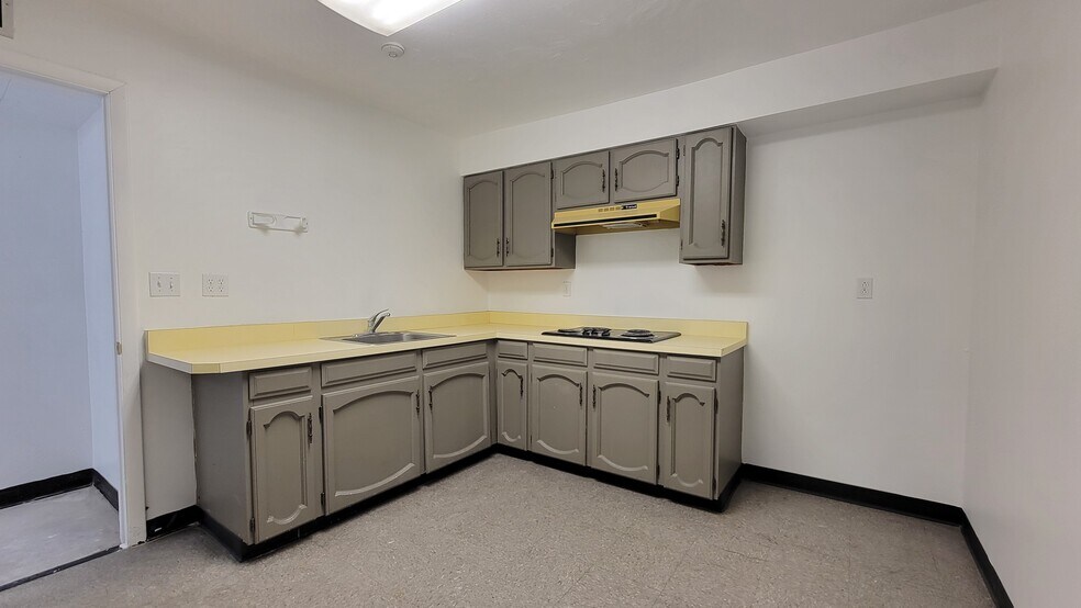 More Photos Of 2505 N Alvernon Way, Tucson Office For Sale