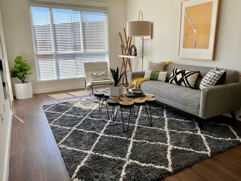 More Photos Of 1250 E Burnside St, Portland Apartments For Lease