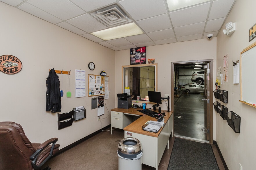 More Photos Of 3101 S Broadway St, Wichita Freestanding For Sale