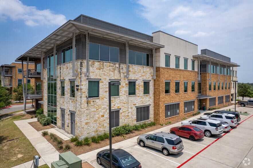 More Photos Of 13413 Galleria Cir, Bee Cave Office For Lease