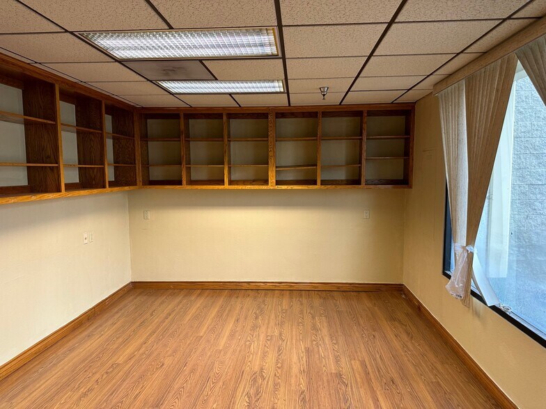 More Photos Of 11930 Goldring Rd, Arcadia Light Distribution For Sale