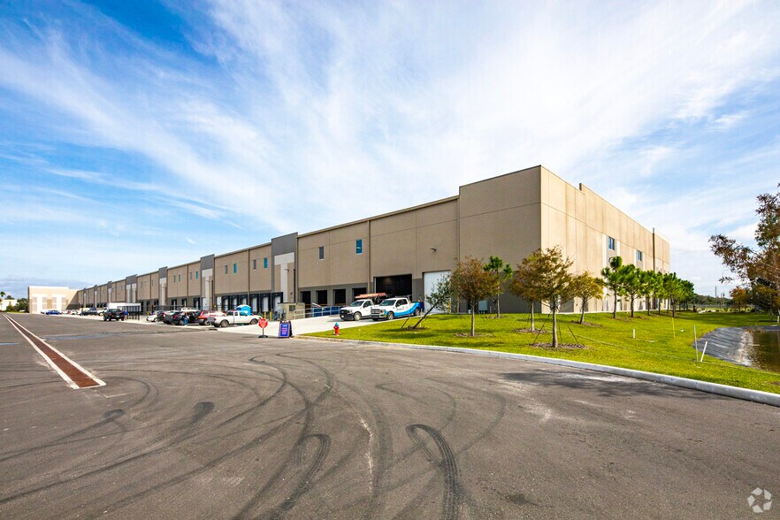 More Photos Of 5416 Sligh, Tampa Unknown For Lease