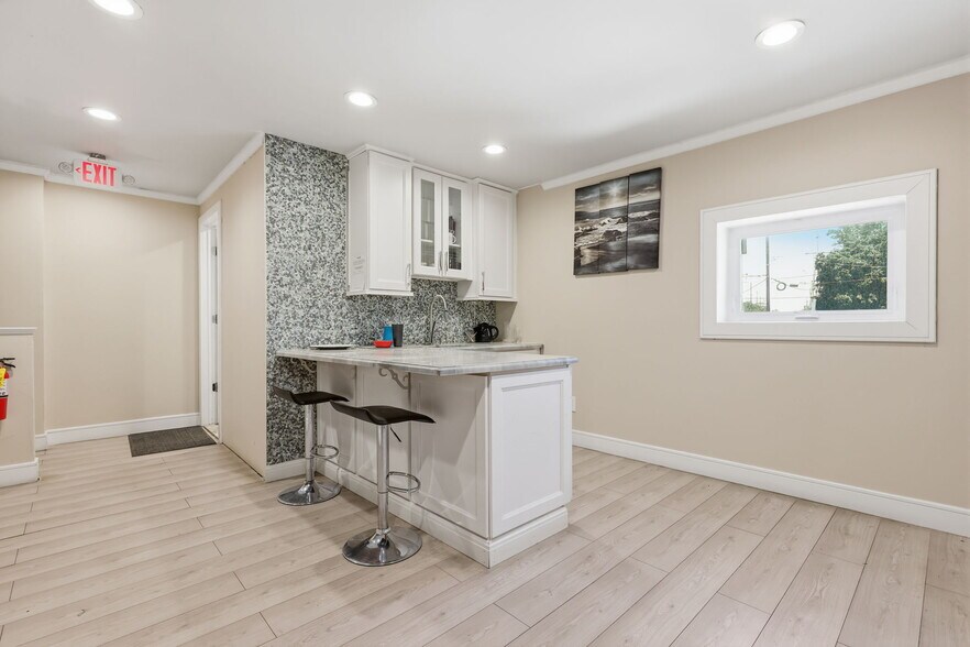 More Photos Of 17 Sweetmans Ln, Manalapan Township Freestanding For Lease