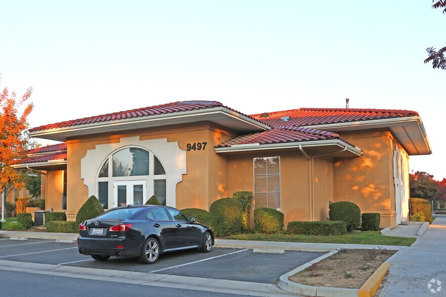 More Photos Of 9499 N Fort Washington Rd, Fresno Unknown For Lease