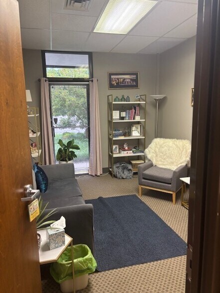 More Photos Of 6314 Rucker Rd, Indianapolis Serviced Offices For Sale