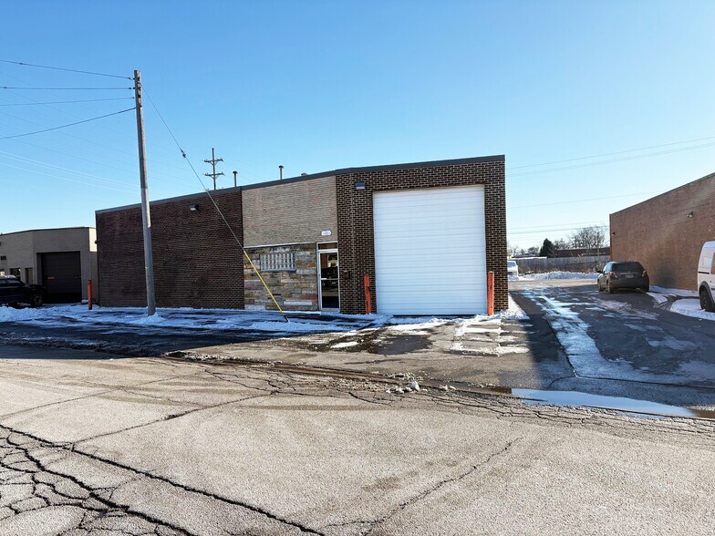 More Photos Of 10005 Pacific Ave, Franklin Park Light Distribution For Sale