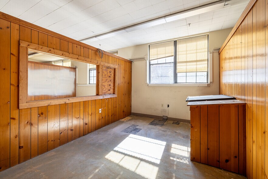 More Photos Of 2127 Hubbard St, Jacksonville Manufacturing For Sale