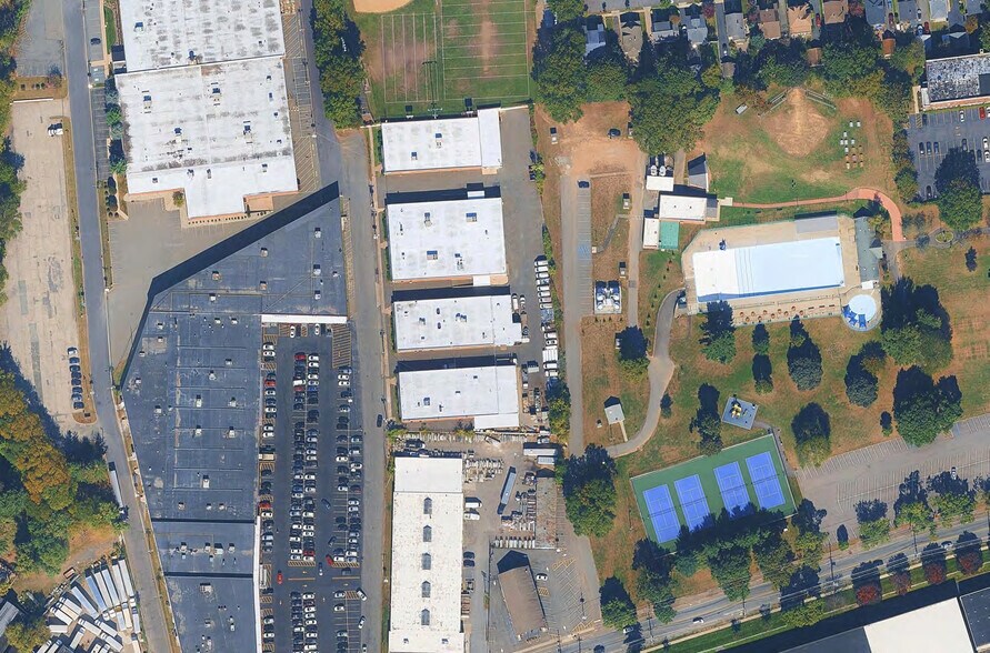 More Photos Of 55 Thomas Rd N, Hawthorne Manufacturing For Lease