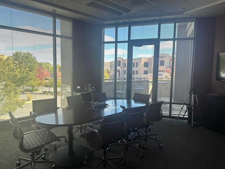 More Photos Of 5441 Kietzke Ln, Reno Office For Lease