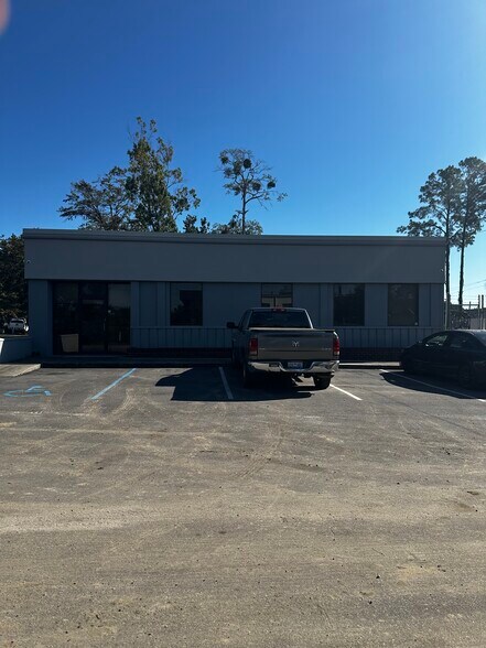 More Photos Of 3285 Associate Dr, North Charleston Light Distribution For Sale