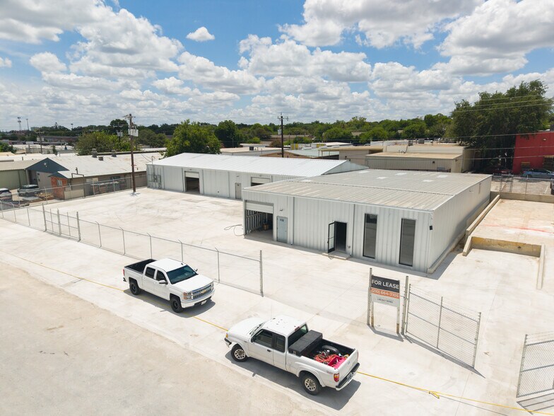More Photos Of 118-122 W Turbo Dr, San Antonio Warehouse For Lease