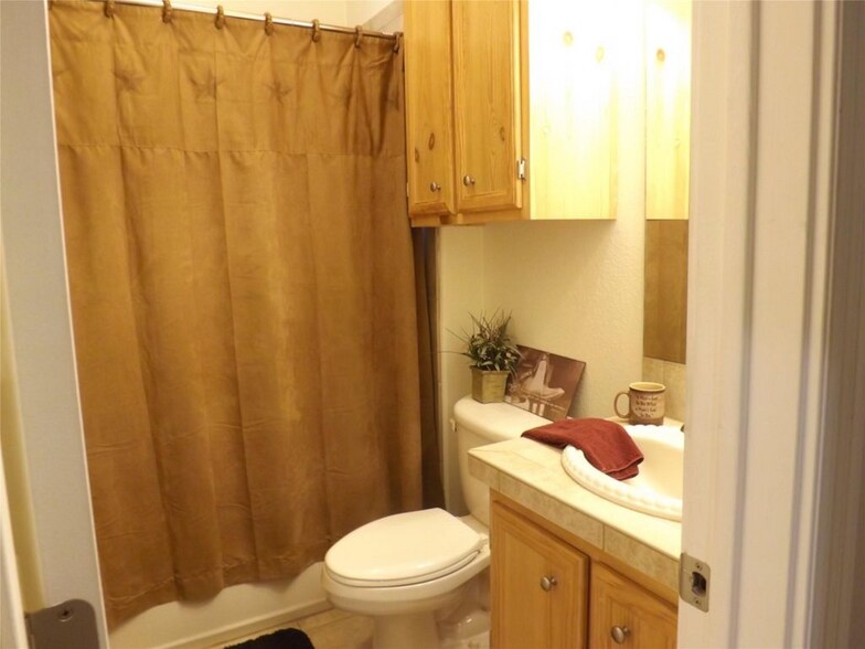 More Photos Of 4443 US 90, Alleyton Flex For Sale