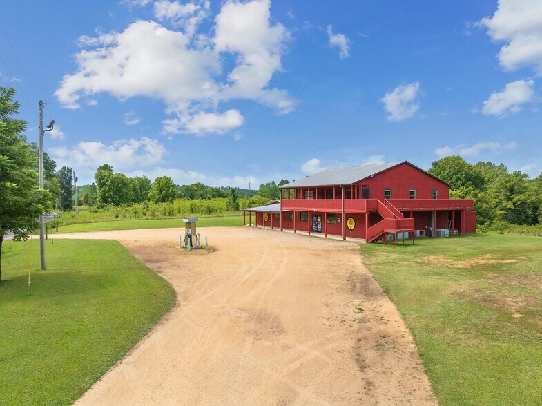 More Photos Of 7386 Mt Carmel Rd, Decaturville Convenience Store For Sale