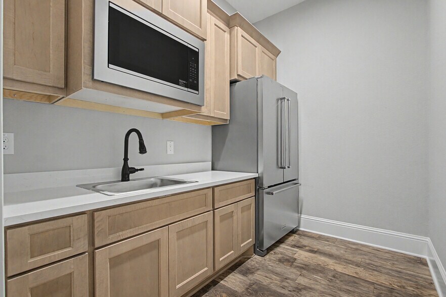 More Photos Of 31368 Nichols Sawmill Rd, Magnolia Unknown For Lease