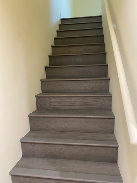 More Photos Of 2557 El Camino Real, Redwood City Storefront Retail Office For Lease