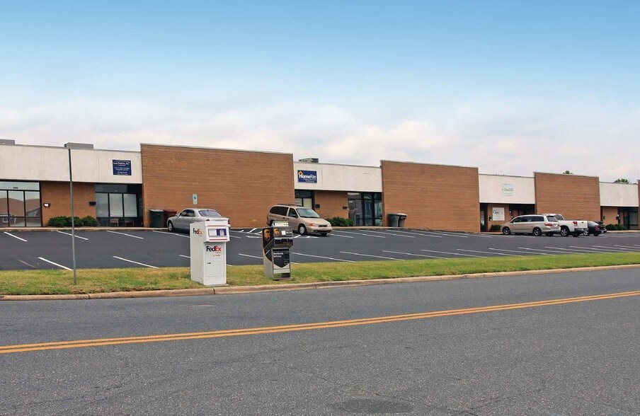 More Photos Of 2906-2924 Baltic Ave, Greensboro Industrial For Lease