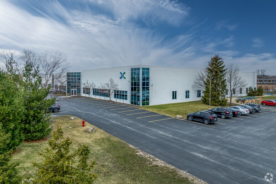 More Photos Of N26W23880 Commerce Cir, Pewaukee Warehouse For Lease