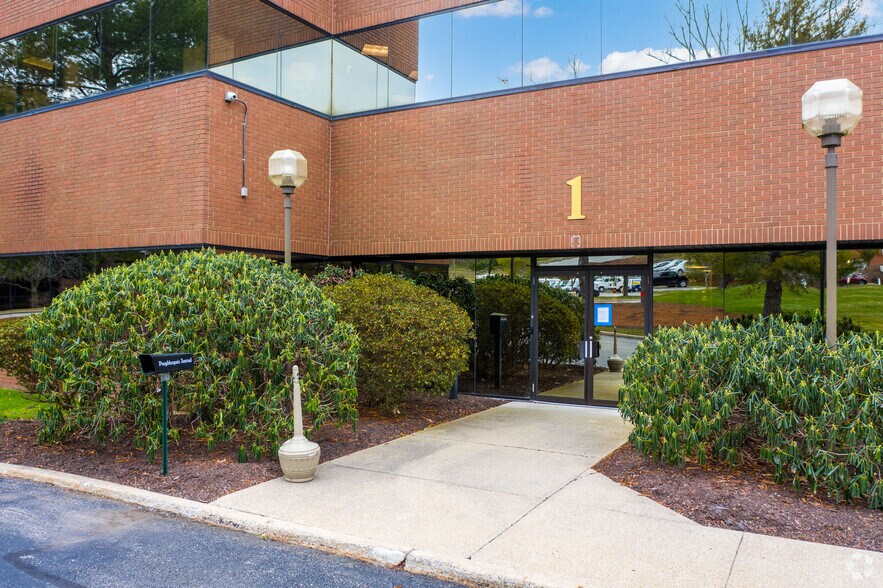 More Photos Of 1 Summit Ct, Fishkill Unknown For Lease