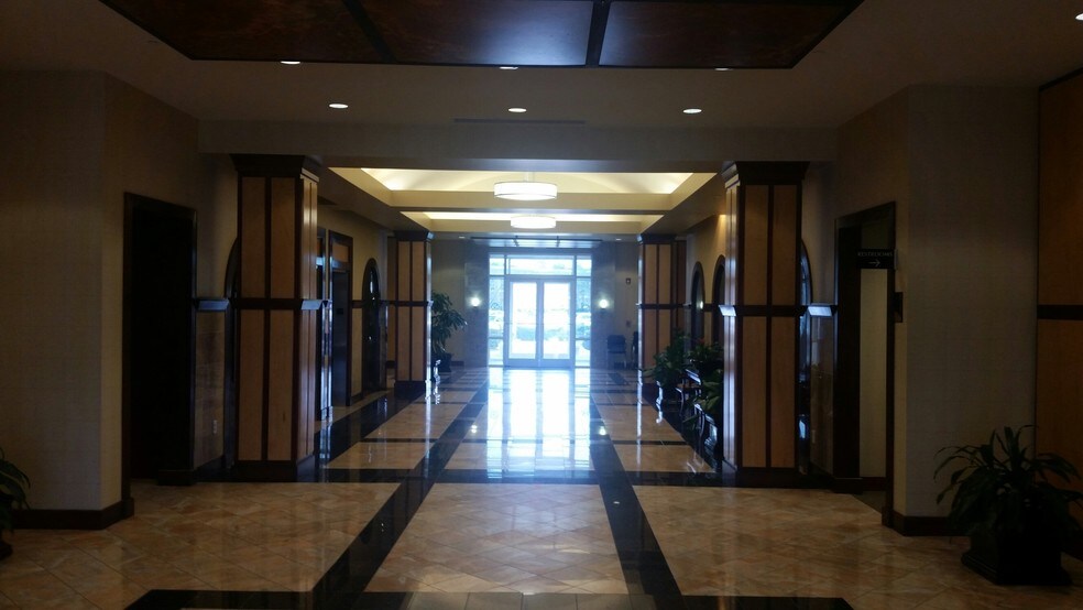 More Photos Of 1001 Military Cutoff Rd, Wilmington Medical For Lease