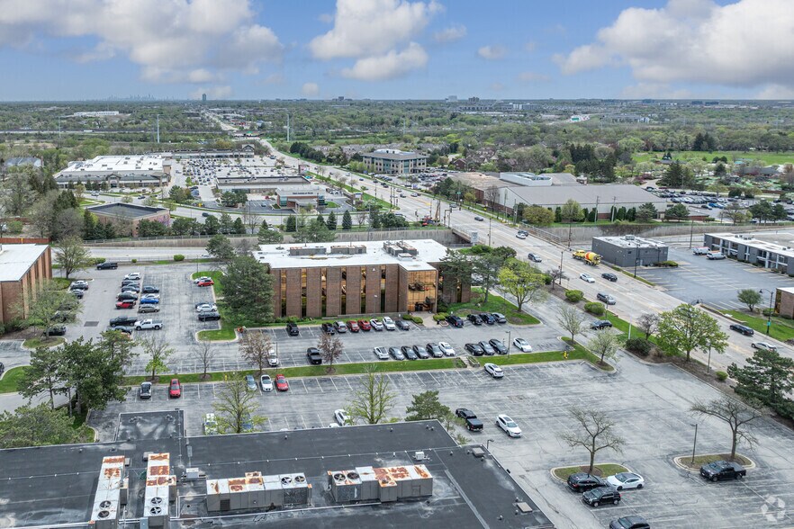 More Photos Of 800 Roosevelt Rd, Glen Ellyn Coworking Space