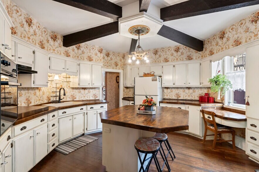 More Photos Of 746 Washington Ave, Loveland Specialty For Sale