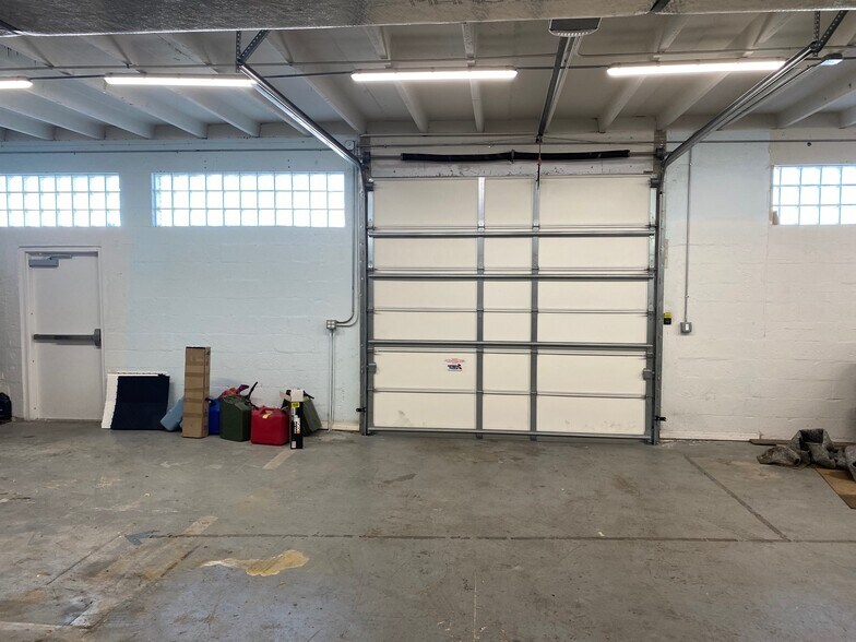 More Photos Of 3034 NE 12th Ter, Oakland Park Warehouse For Sale